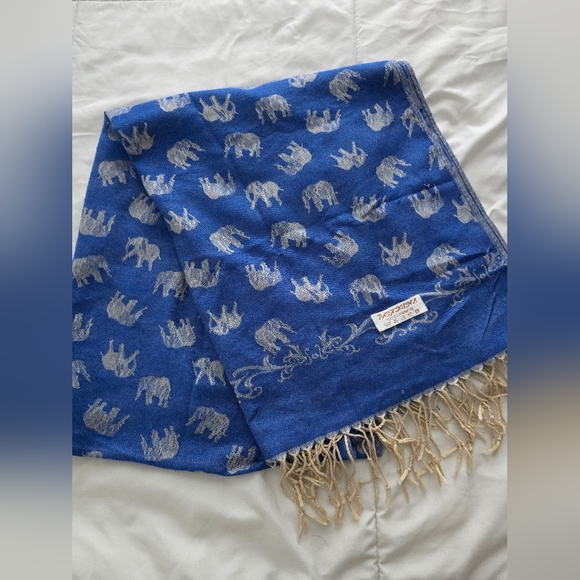 100% Cashmere Elephant Pashmina Scarf - Picture 4 of 6